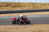 anglesey-no-limits-trackday;anglesey-photographs;anglesey-trackday-photographs;enduro-digital-images;event-digital-images;eventdigitalimages;no-limits-trackdays;peter-wileman-photography;racing-digital-images;trac-mon;trackday-digital-images;trackday-photos;ty-croes